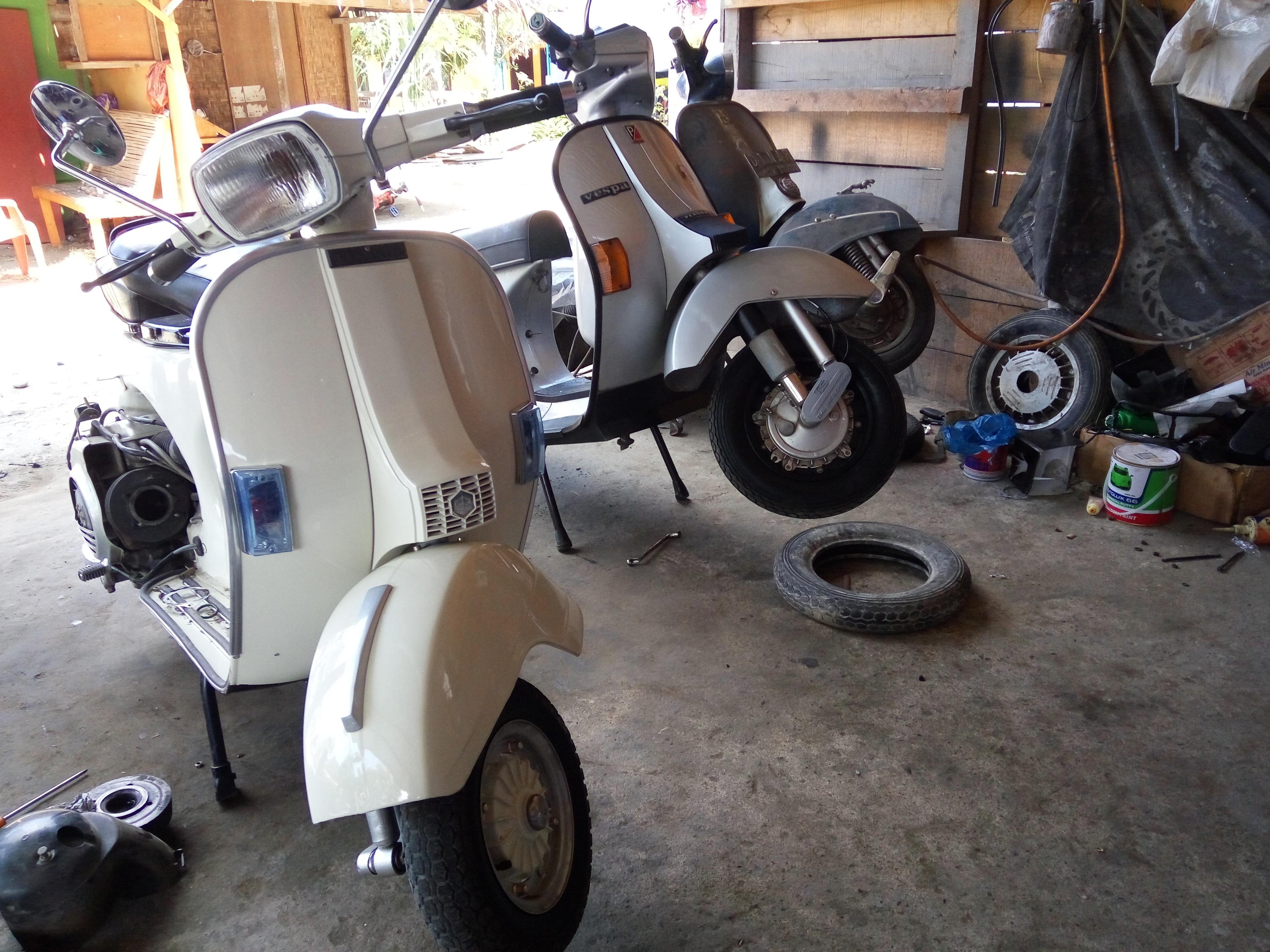 Semua Vespa Yang Sedang Diperbaiki Itu Masih Butuh Proses Cukup Lama Dikarenakan Beberapa Bagian Harus Dibawa Ketempat Bubut Semua Vespa Yang Sedang Diperbaiki Itu Masih Butuh Proses Cukup Lama Dikarenakan Beberapa Bagian Harus Dibawa Ketempat Bubut