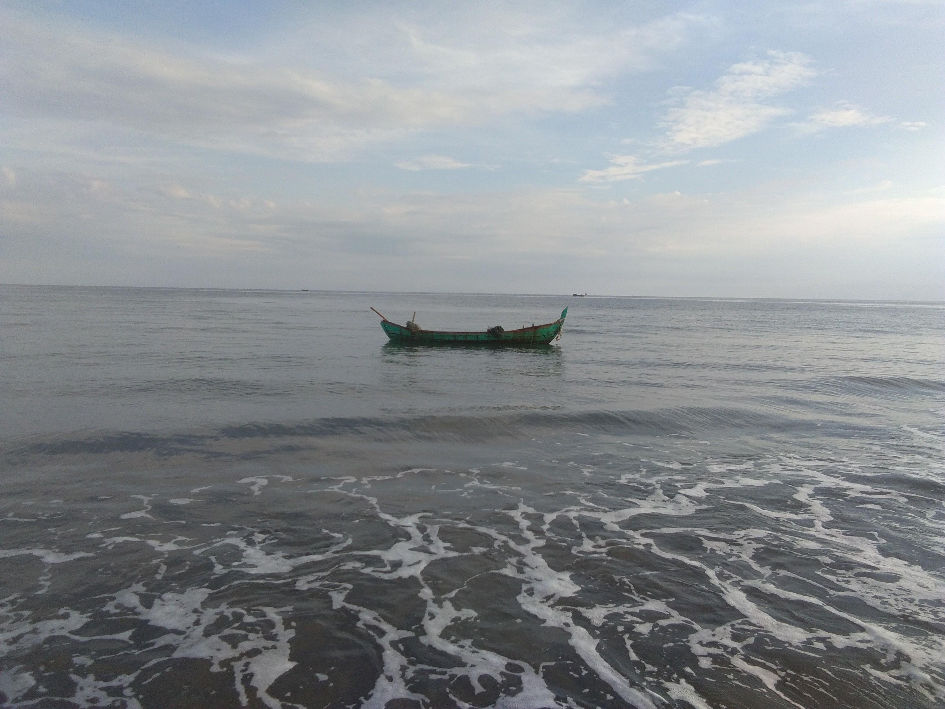 Beach One Of The Fishermen Looking For Fish At Sea Pantai