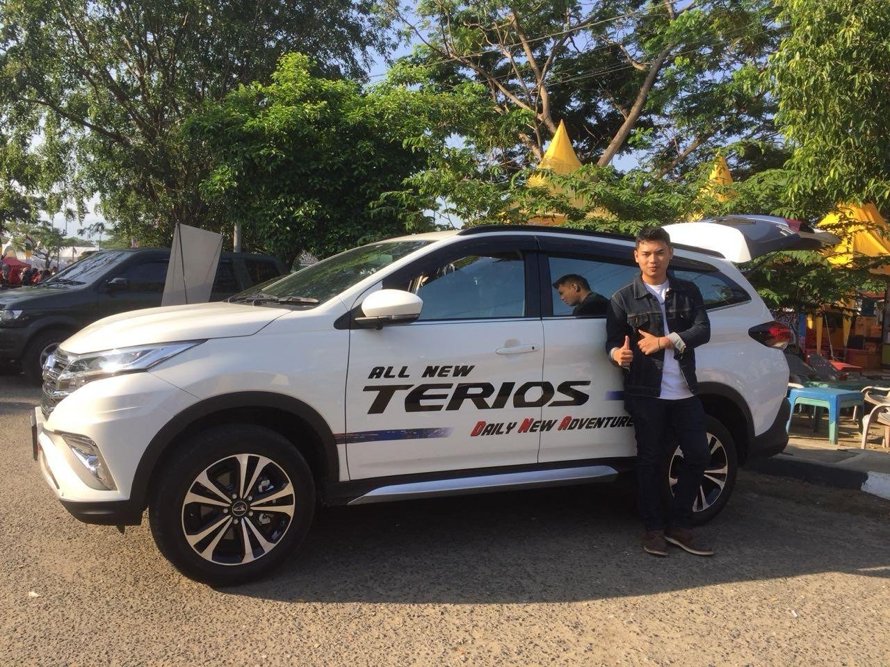 Promo Mobil Mewah Bersama Keluarga Steemkr