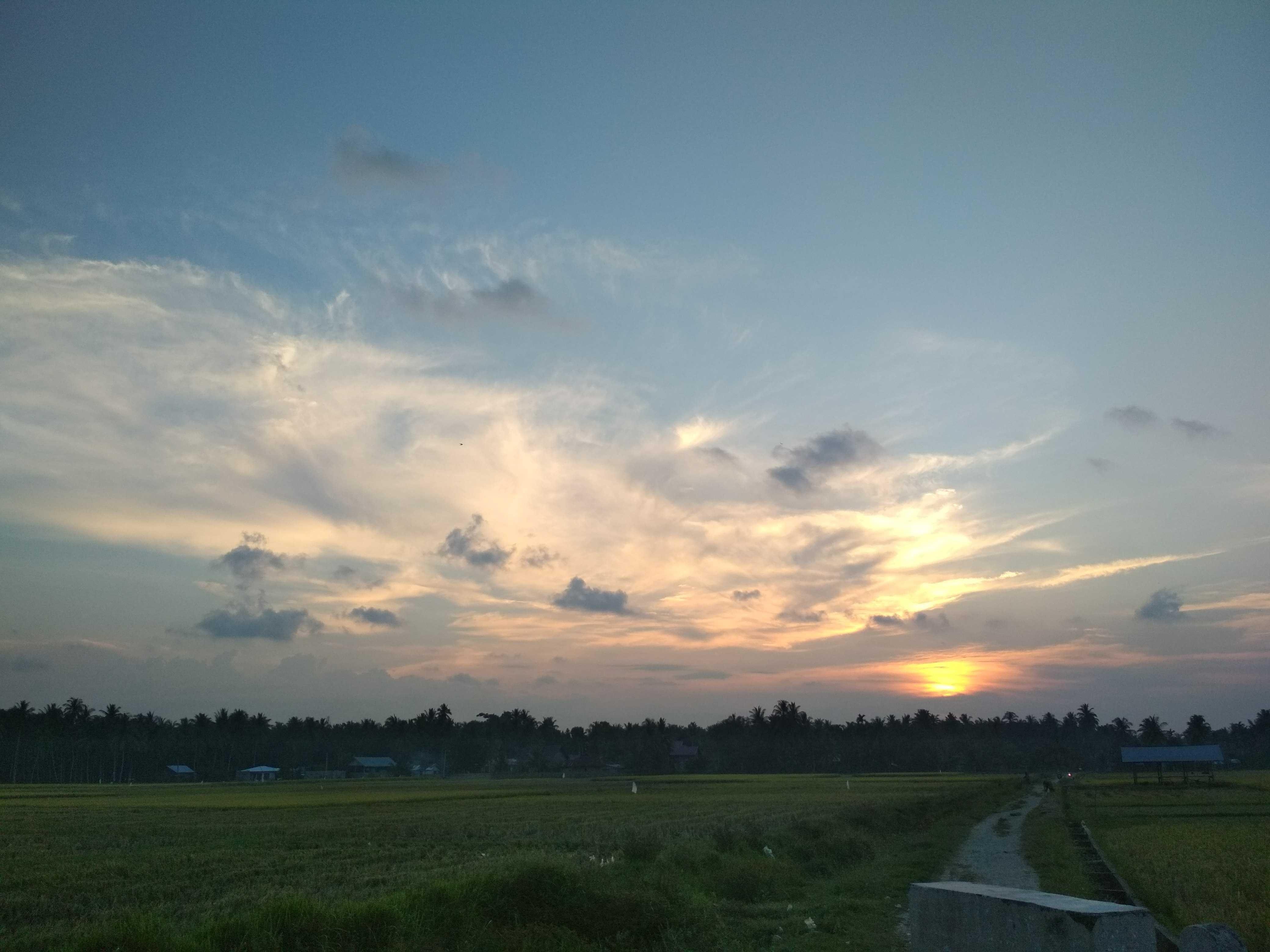 Wow 29+ Foto Pemandangan Saat Matahari Terbenam - Arka Gambar