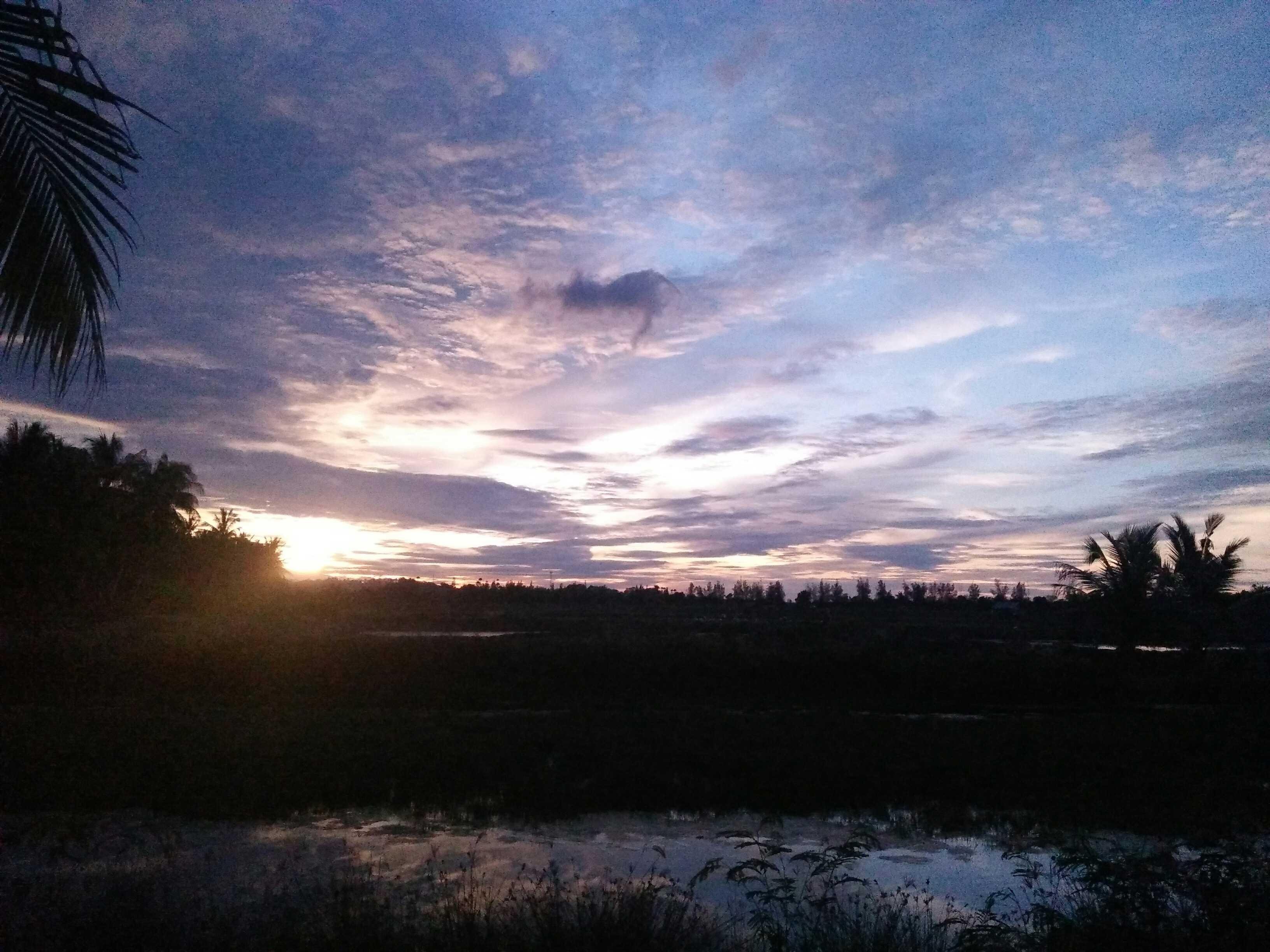 Keindahan Pancaran Senja