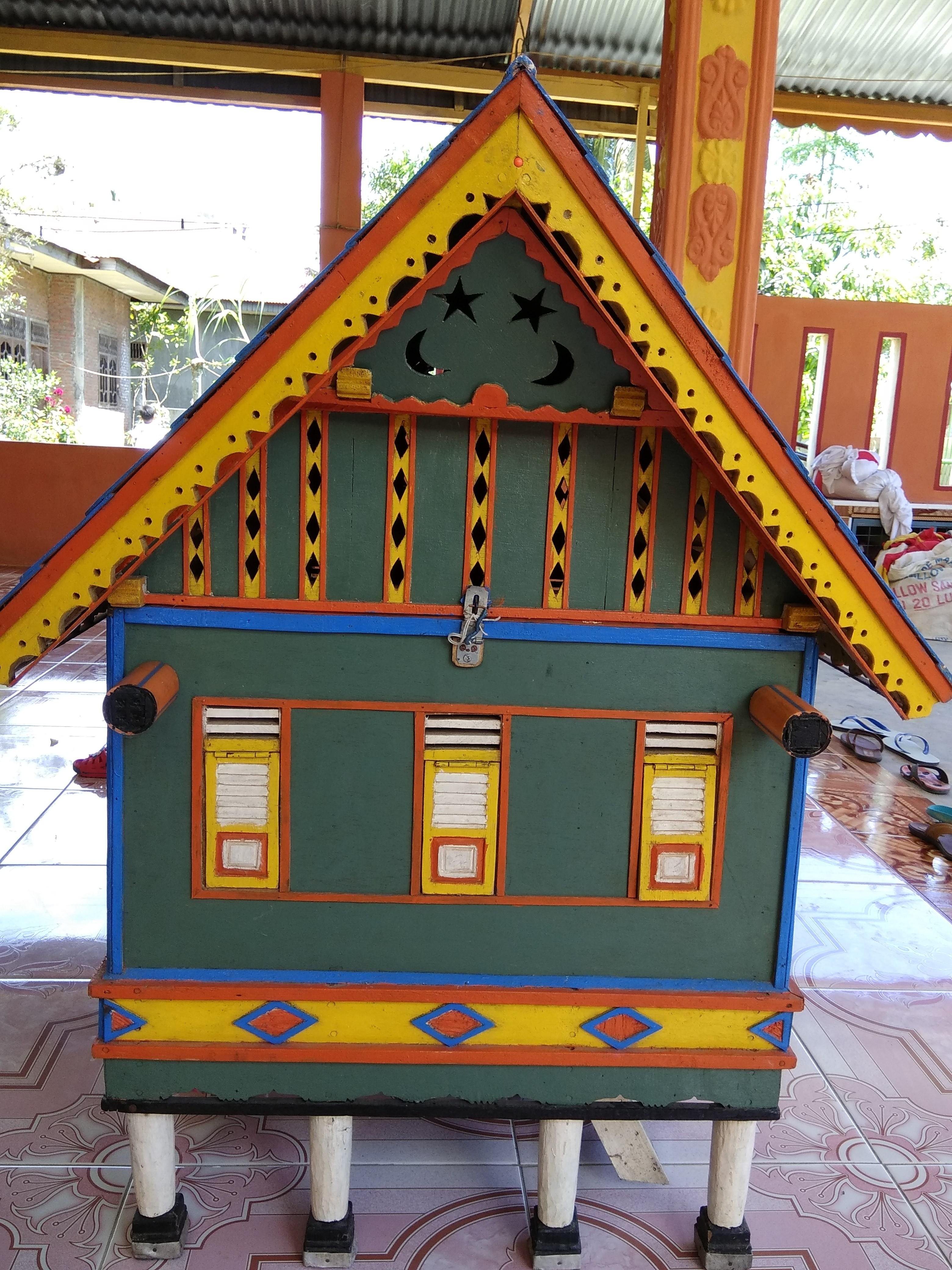 Miniature Traditional House of Aceh Province [English 