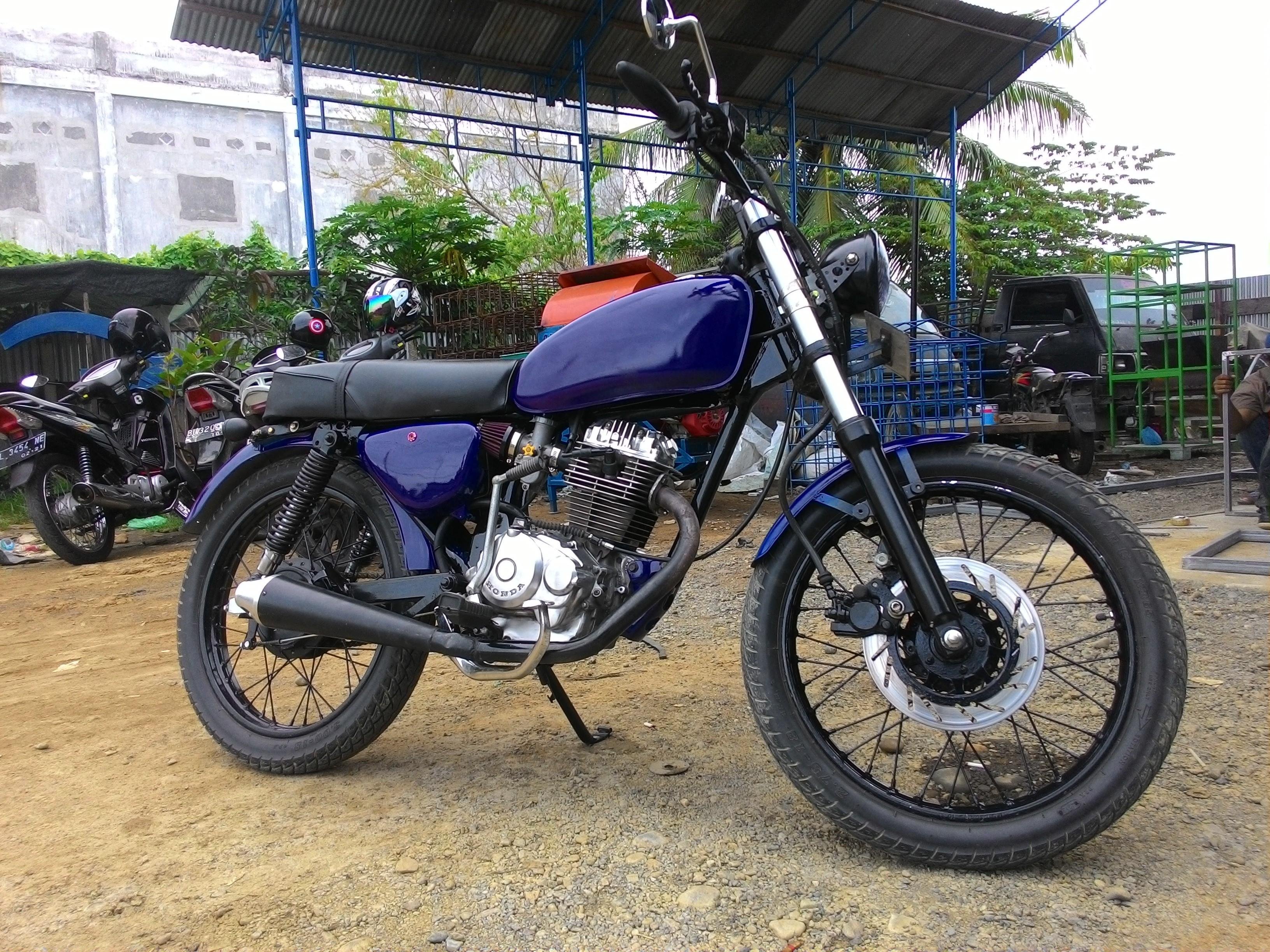 Sepeda Motor Unik Antik - Classycloud.co