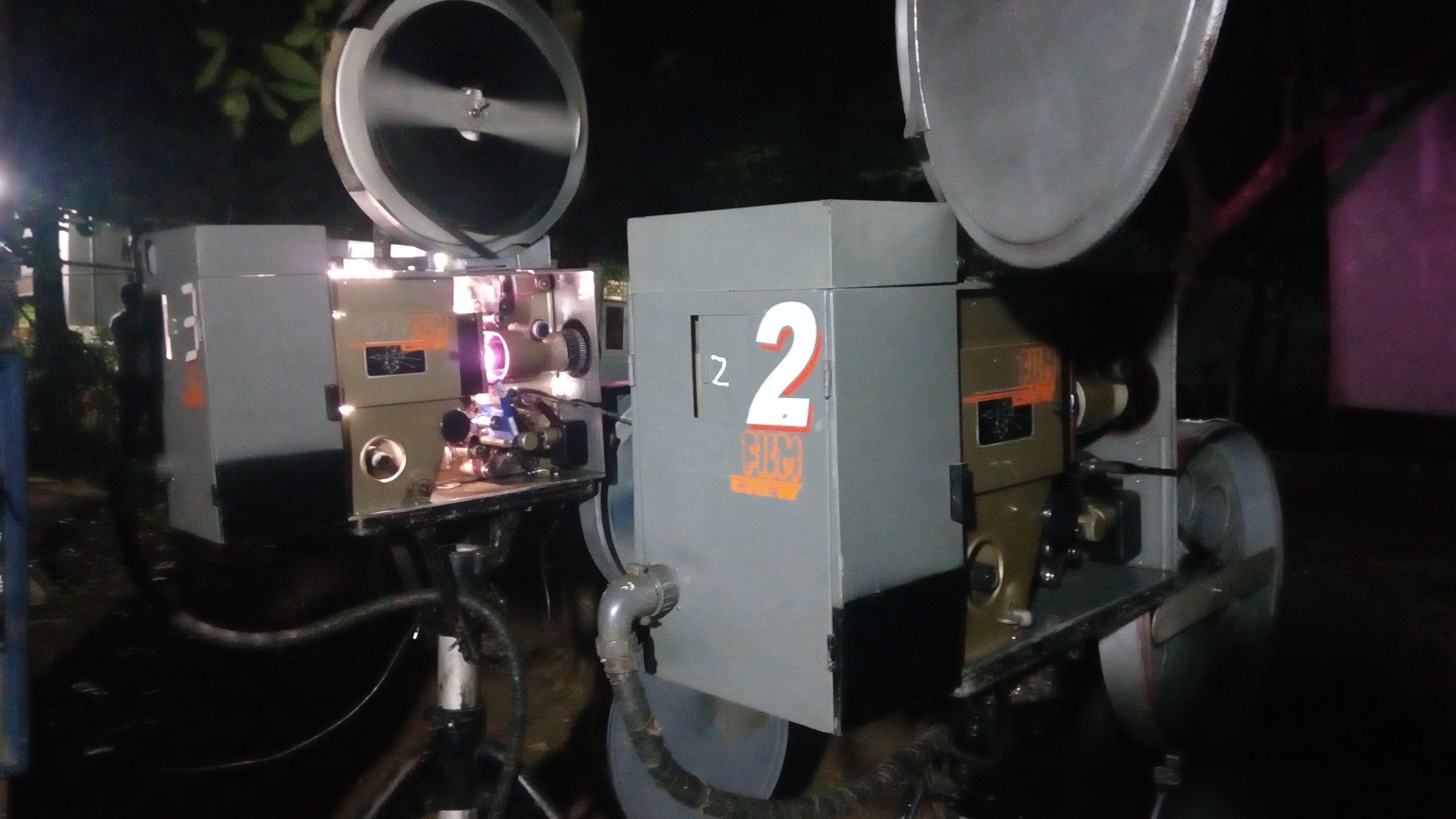 Drive In Cinema Jakarta | proyektor jing gang shan 35 mm steemkr Drive In Cinema Jakarta | proyektor jing gang shan 35 mm steemkr