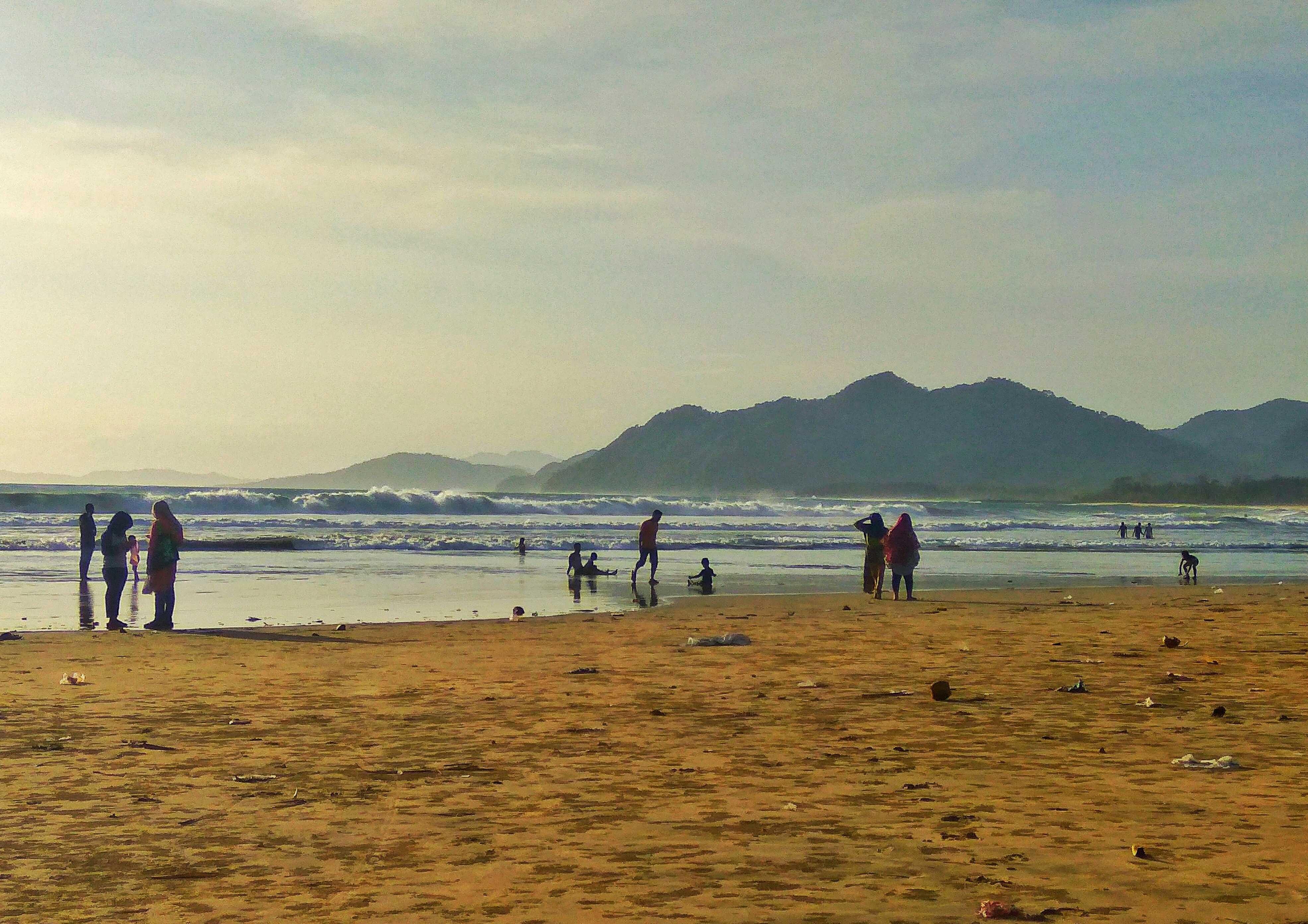 Jalan Sore Sore Di Pantai Lhoknga Jelajah Silampung