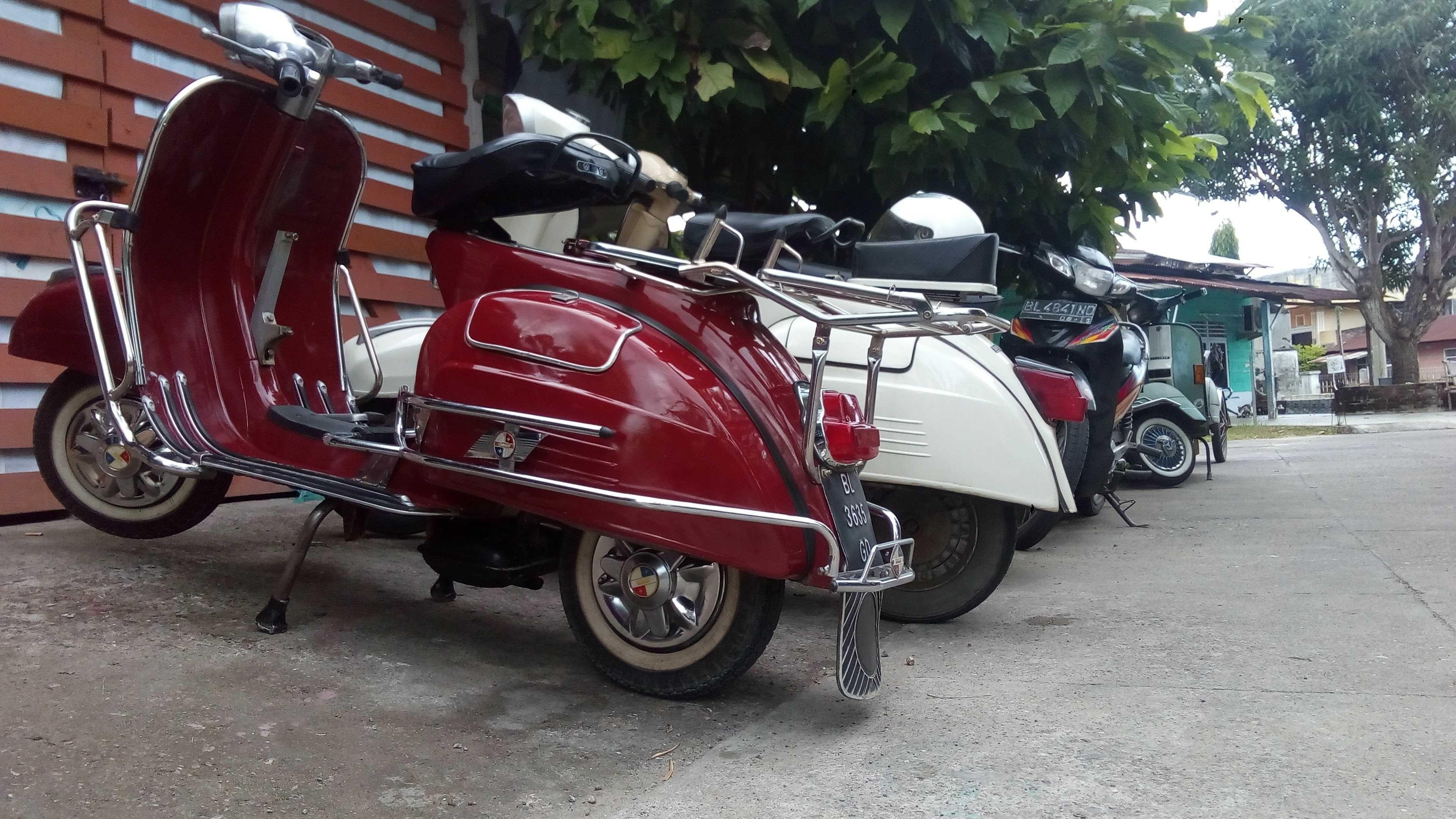The Atmosphere When Touring With Friends Image Modified Vespa The Atmosphere When Touring With Friends Image Modified Vespa