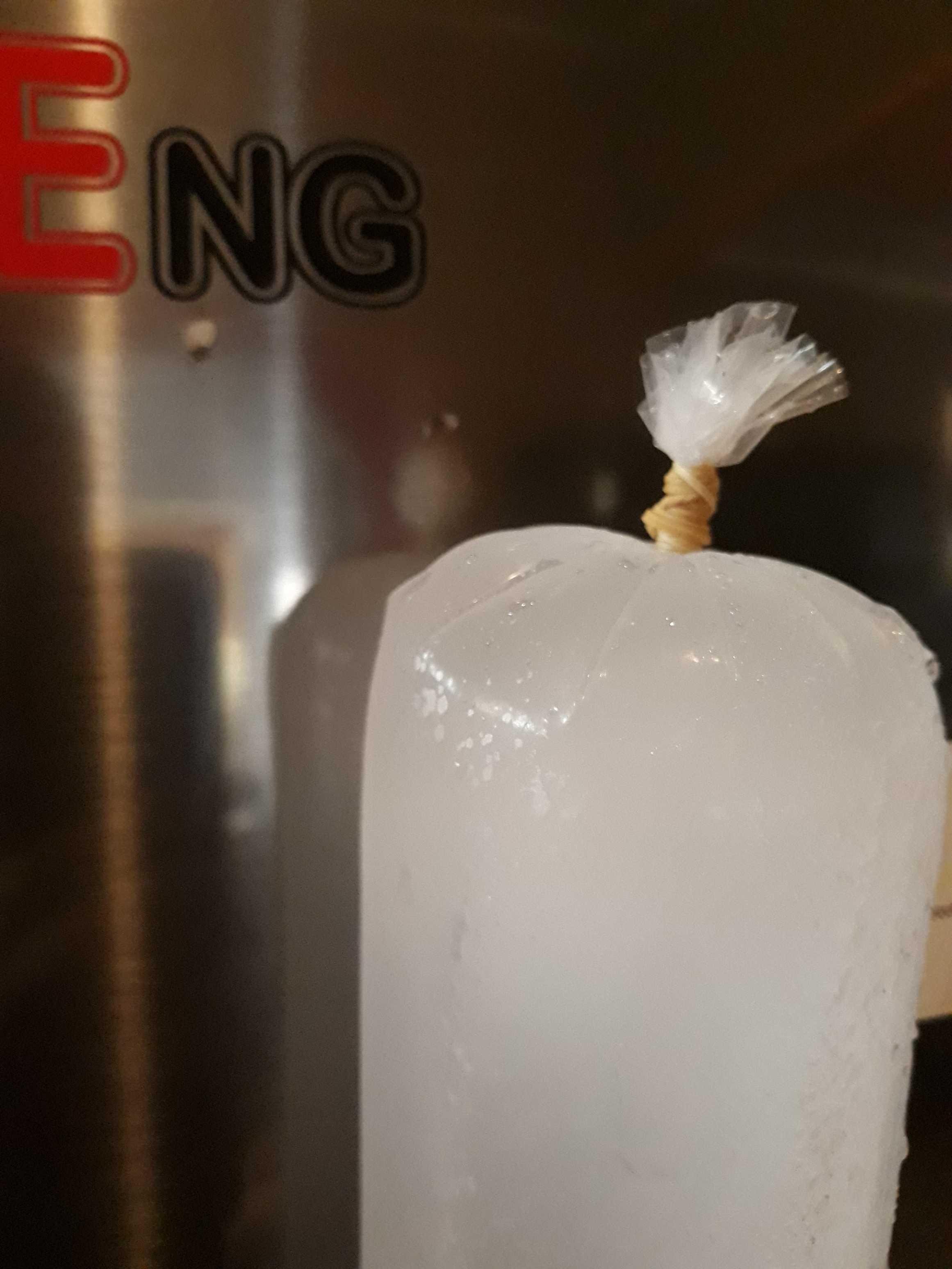 Jual Freezer Untuk Membuat Es Batu Membuat Es Batu Dengan Jumlah Yang Banyak Butuh Sabar Luar Biasa Jadi Biarpun Hanya Mrngambil Air