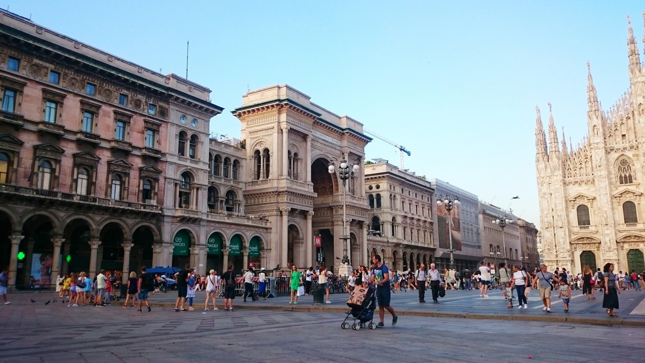 The entrance to the Vicor Emanuel Passage