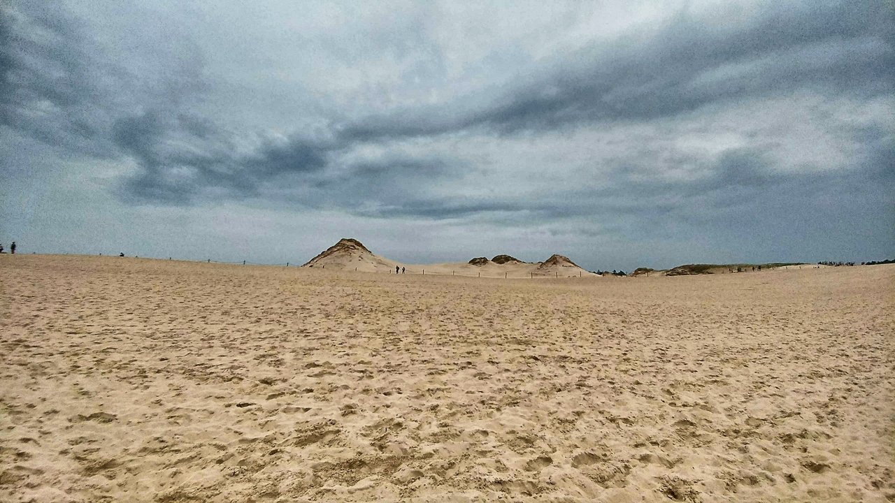 Endless views over the sand