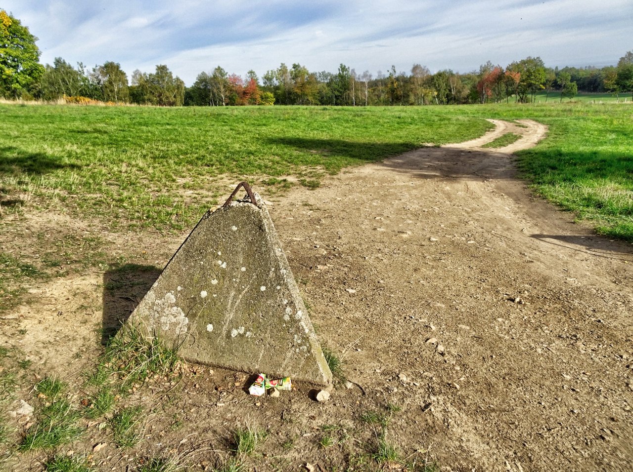 A dragon teeth against tank attacks