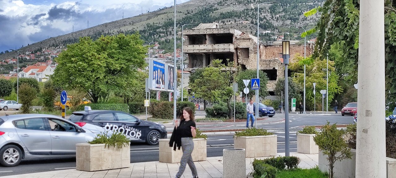 Young girls, old ruins