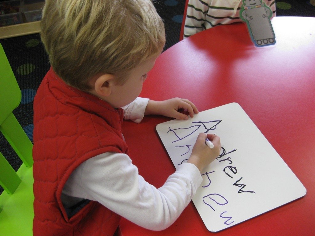 How to teach your child to write his/her name — SteemKR