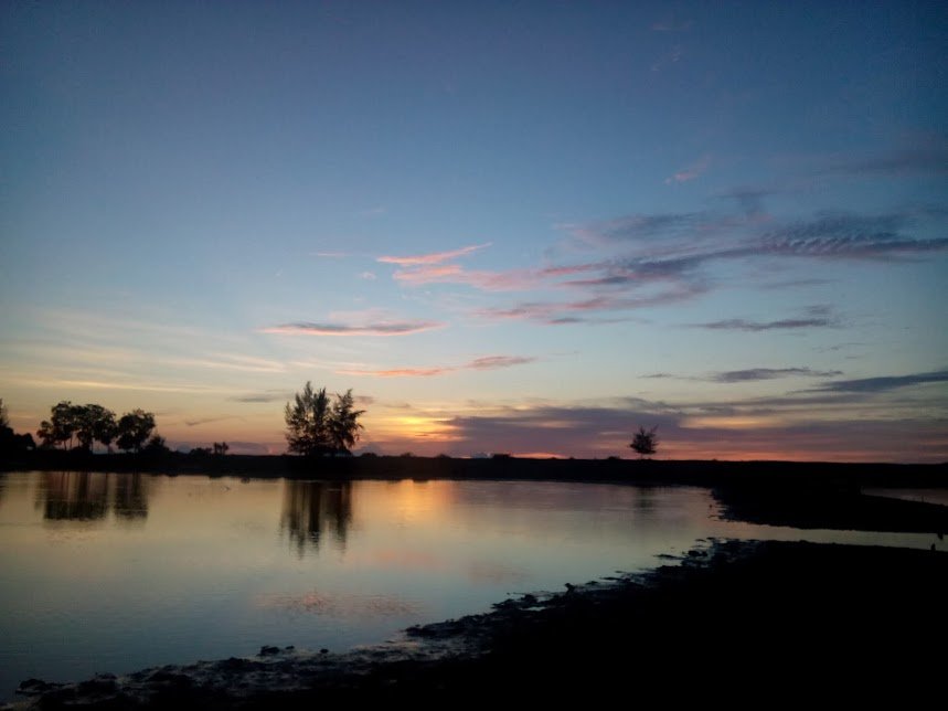 The Beauty Of The Lake At Dusk Koleksi Foto Keindahan Alam Di Waktu Senja