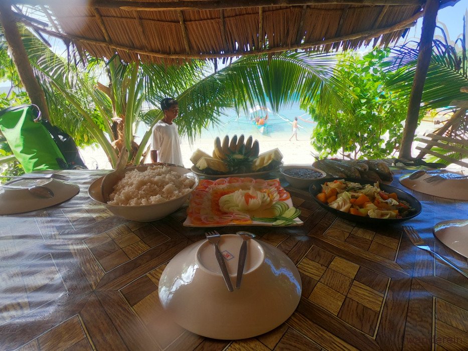 My kind of picnic by the beach