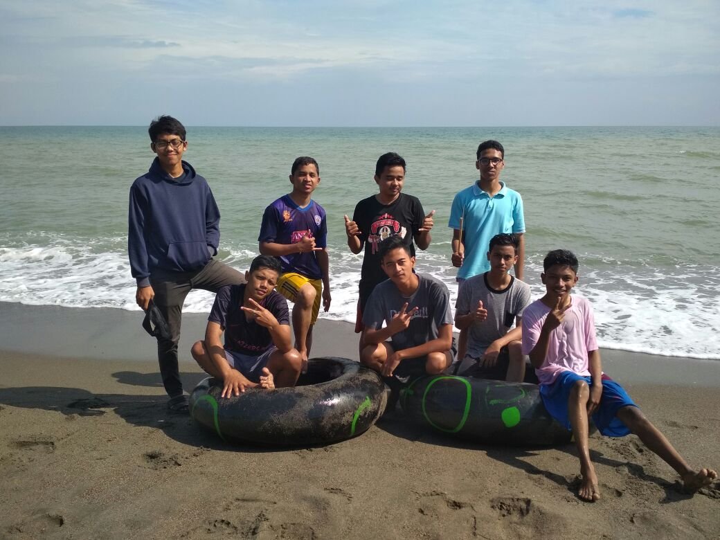 Berlibur Ke Pantai Bersama Teman Teman Steemkr