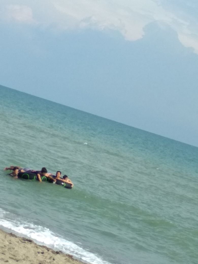 Berlibur Ke Pantai Bersama Teman Teman Steemkr