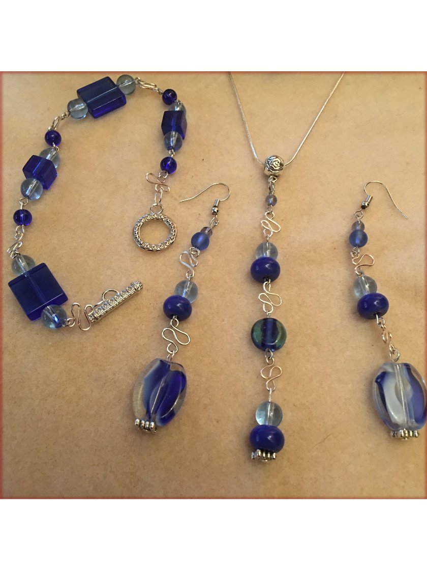 Ts blue glass set.JPG