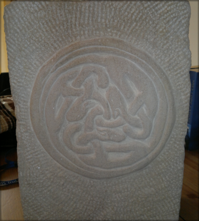 celtic cat carving.png