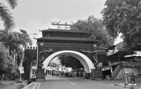 20180321-architecturalphotography-gerbang-kampung-cina.jpg