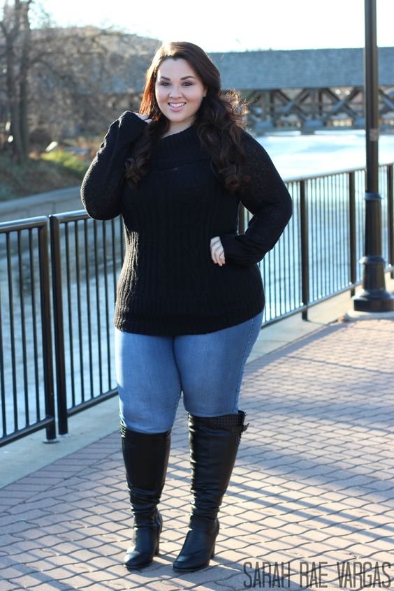 fat women wearing boots