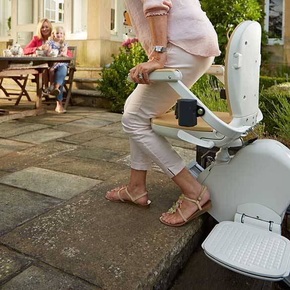 acorn-outdoor-swivel-seat.jpg