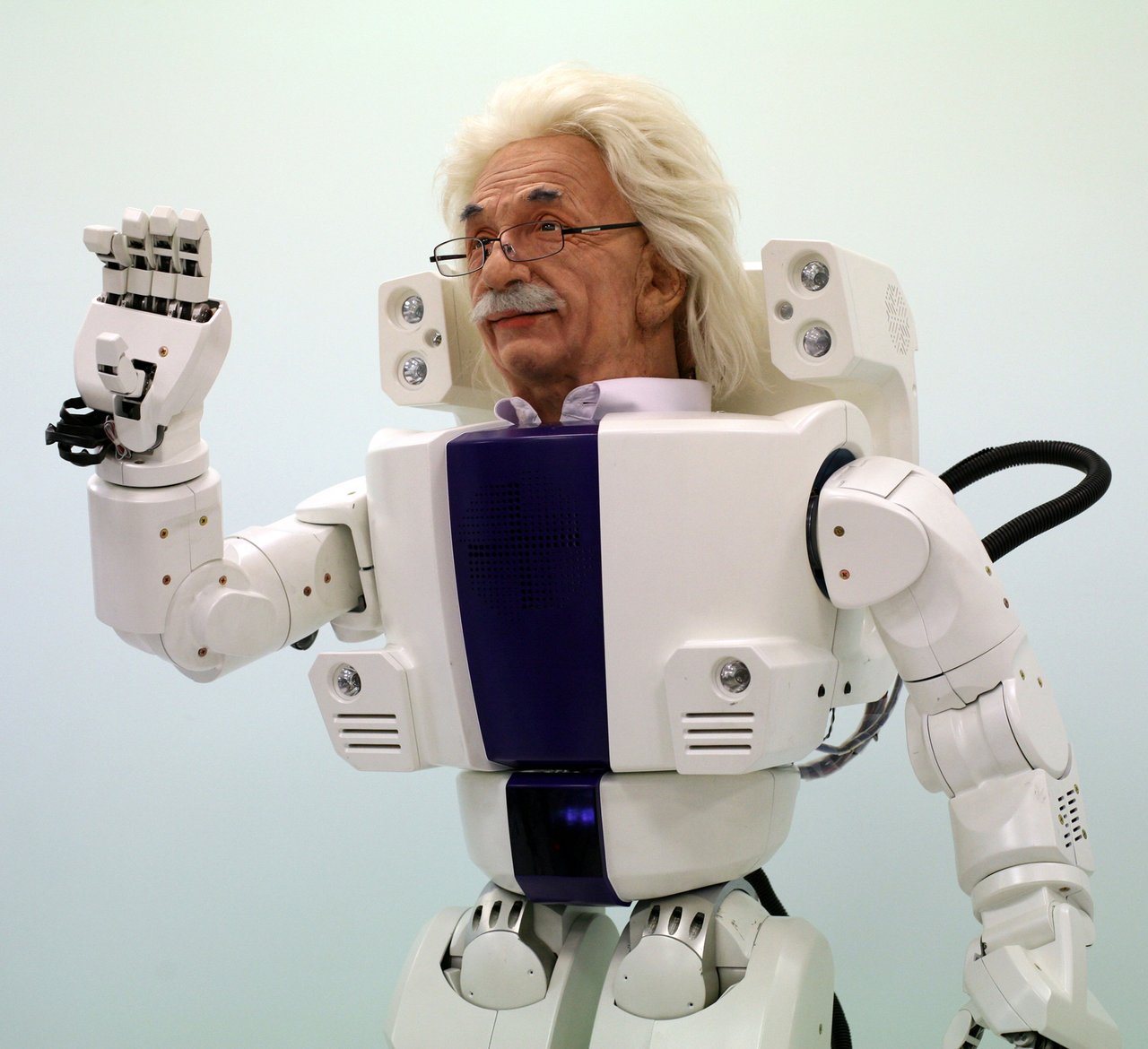 1-8-Einstein-returns4.jpg