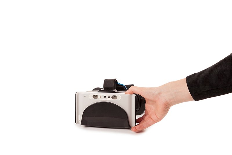 compact-6-hd-wear-inserting-step-2_lr.jpg