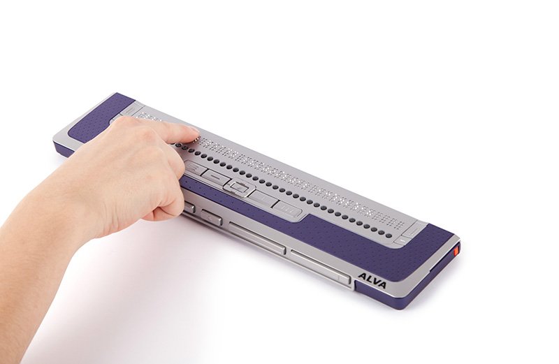 4-alva-bc640_product-image_front-right-with-hand.jpg