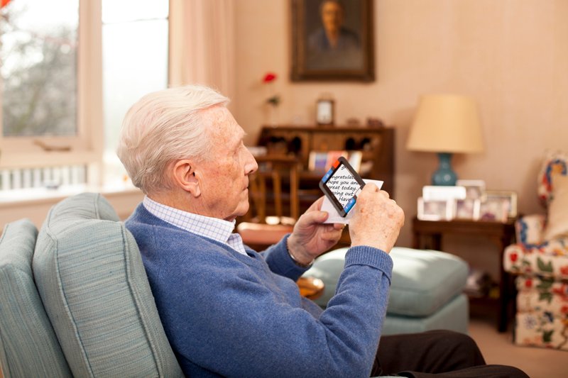 compact-hd-reading-a-card-text.jpg
