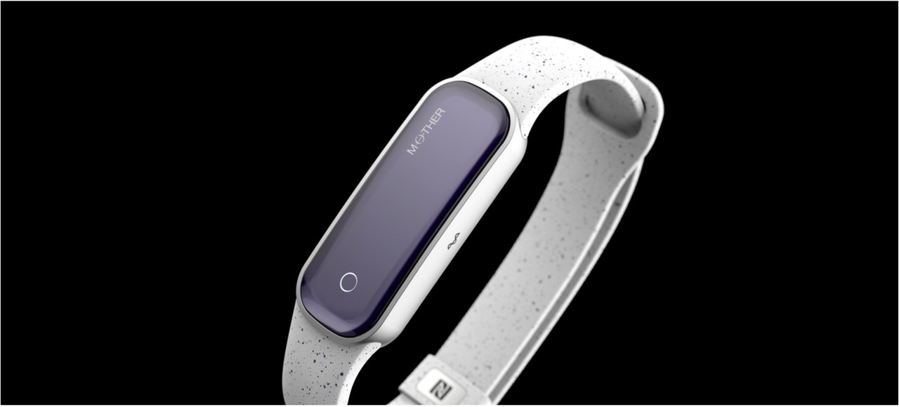 Wearable_Tracker_-_MOTHER_-.jpg