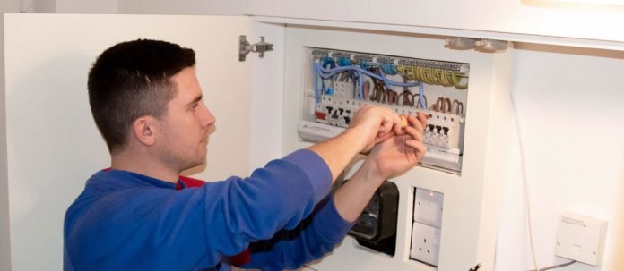 electrician-in-london-696x303.jpg
