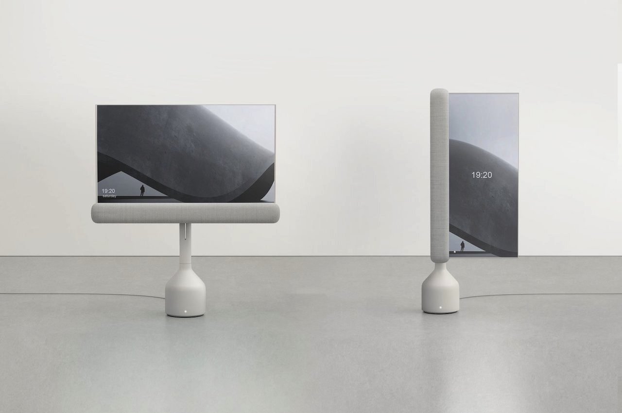 Totem-Rollable-Display[1].jpg