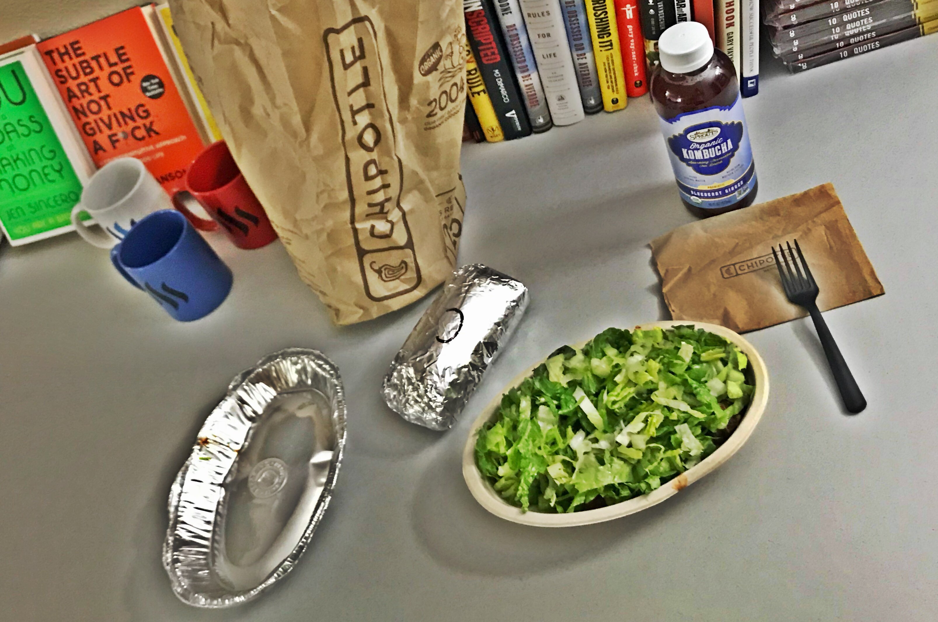 https://s3.us-east-2.amazonaws.com/partiko.io/img/stackin-meal-of-the-day-chipotle-bowl-and-burrito-1533752910703.png