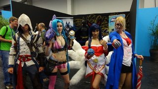 gamescom2014-lol-cosplay.jpg