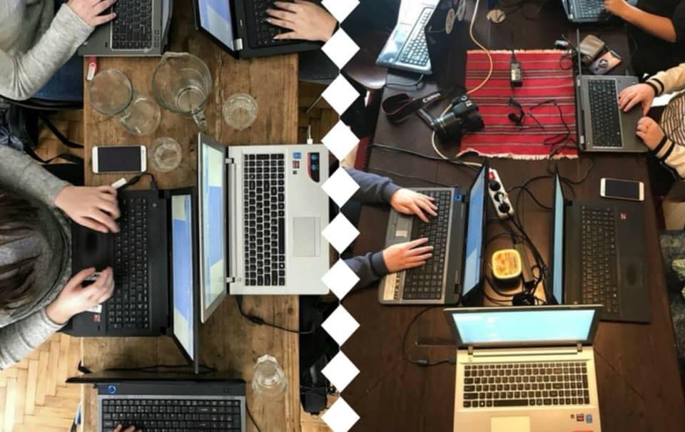 43567115_339479760157702_6656084408304402432_n.jpg?_nc_cat=102&_nc_ht=scontent-vie1-1.xx&oh=d869ff26043370eae42ea73d79b81d8e&oe=5C643E18