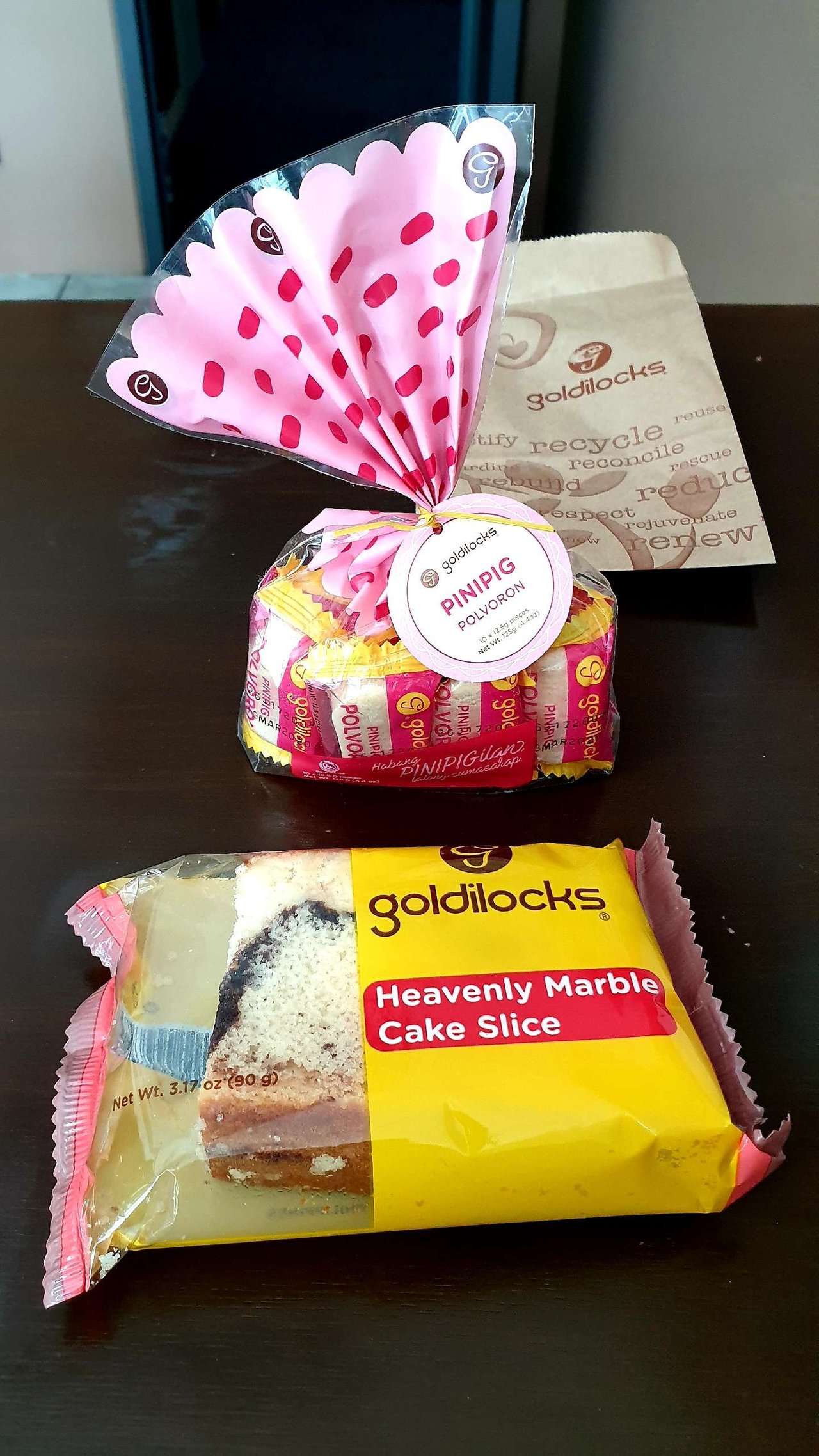 Goldilocks Cake Slice Flavors Buy Goldilocks Golden Butter Cake Slice 90g Online Shop Bakery