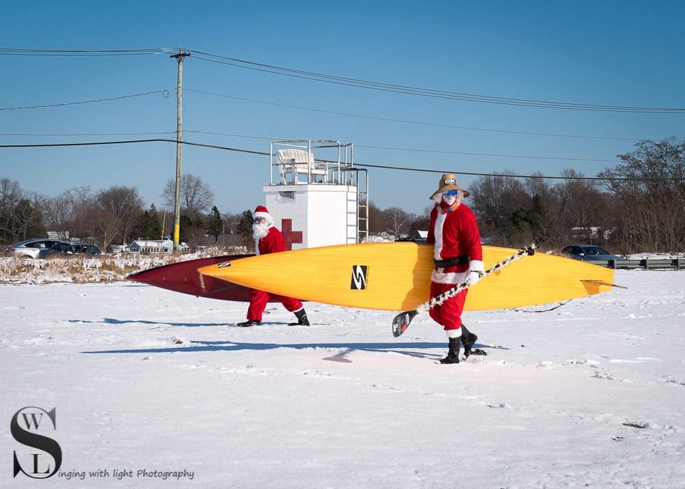 Santas in the snow (1 of 13).jpg