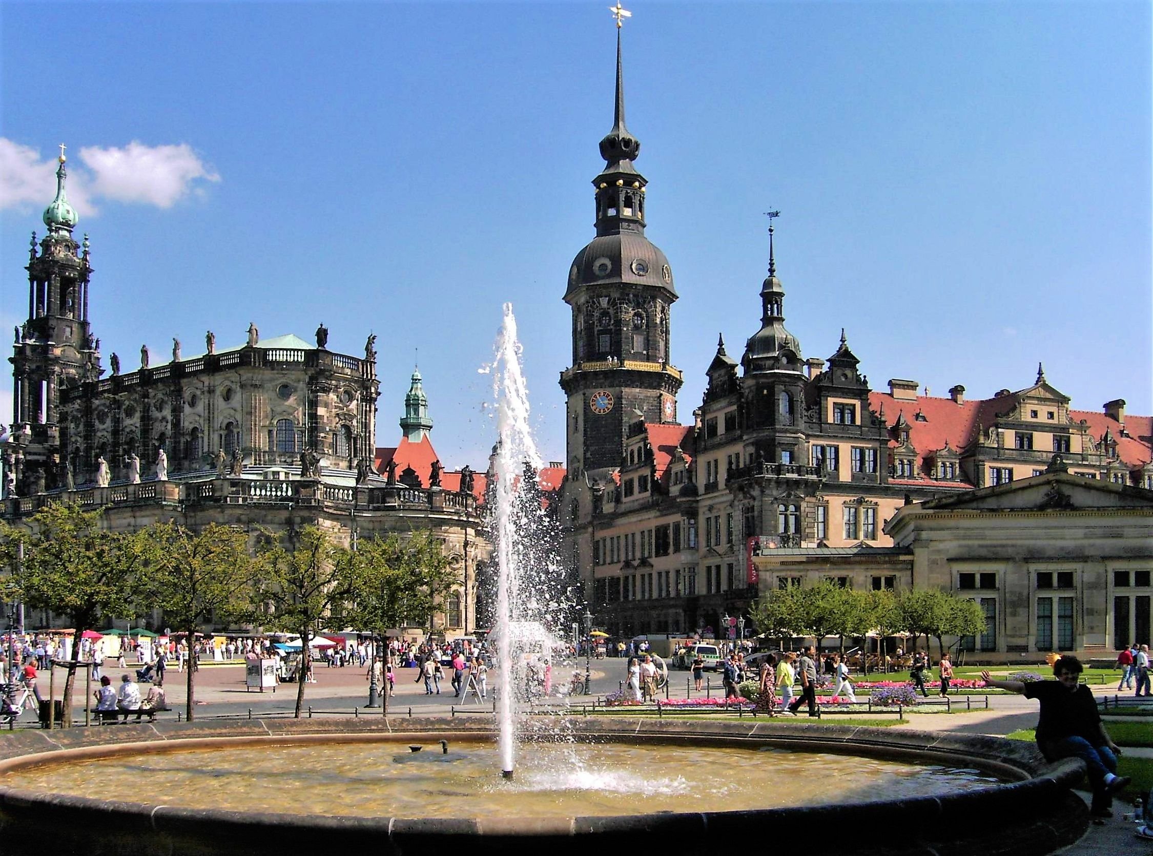 Dresden-Schloss.and.Dom.JPG