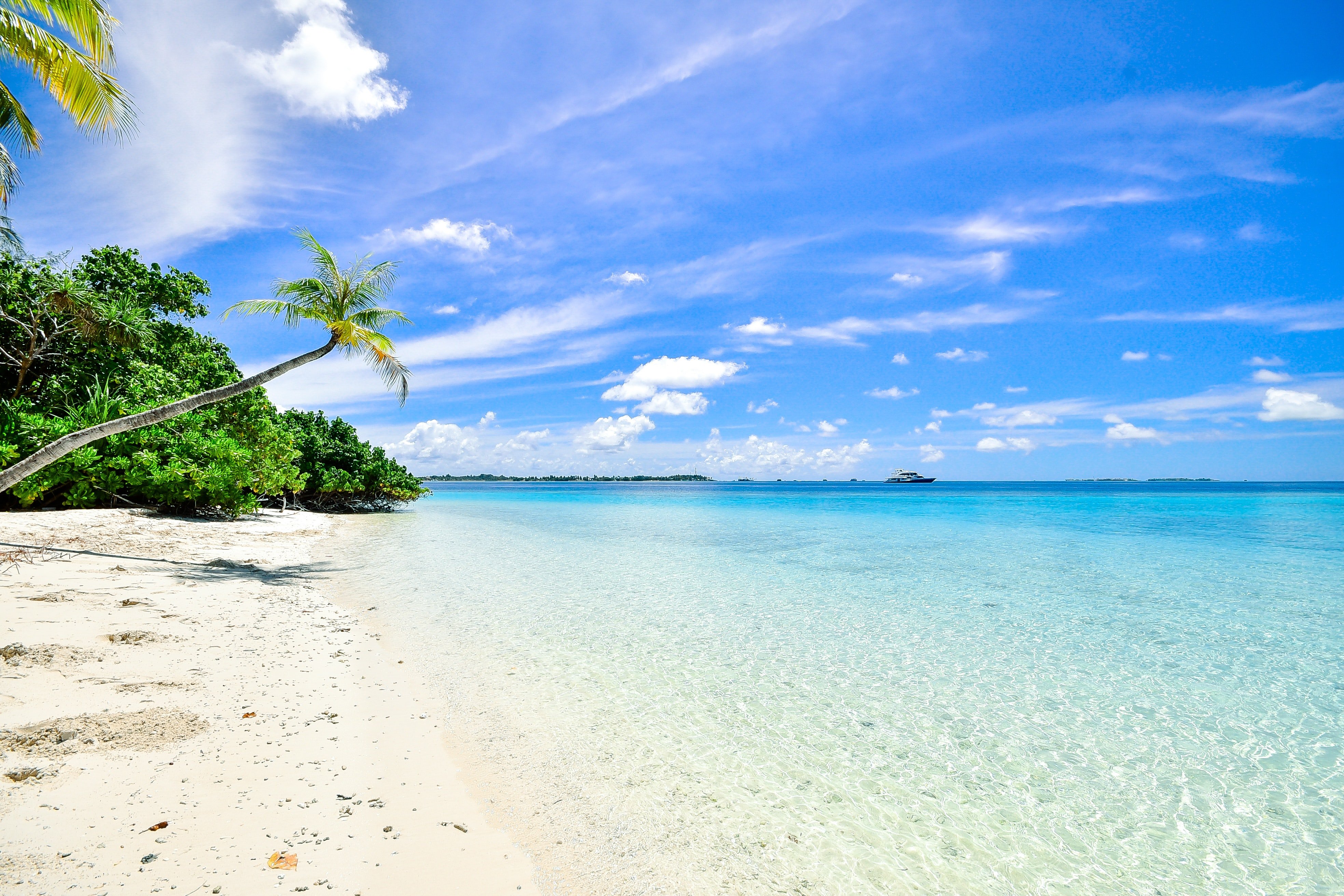 beach-calm-clouds-457882.jpg