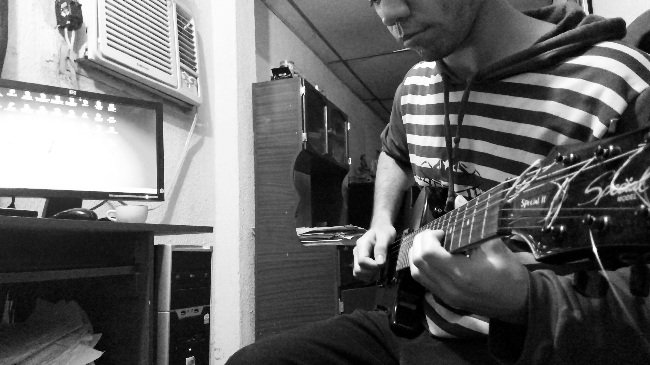 Yo con mi guitarra epiphone.jpg