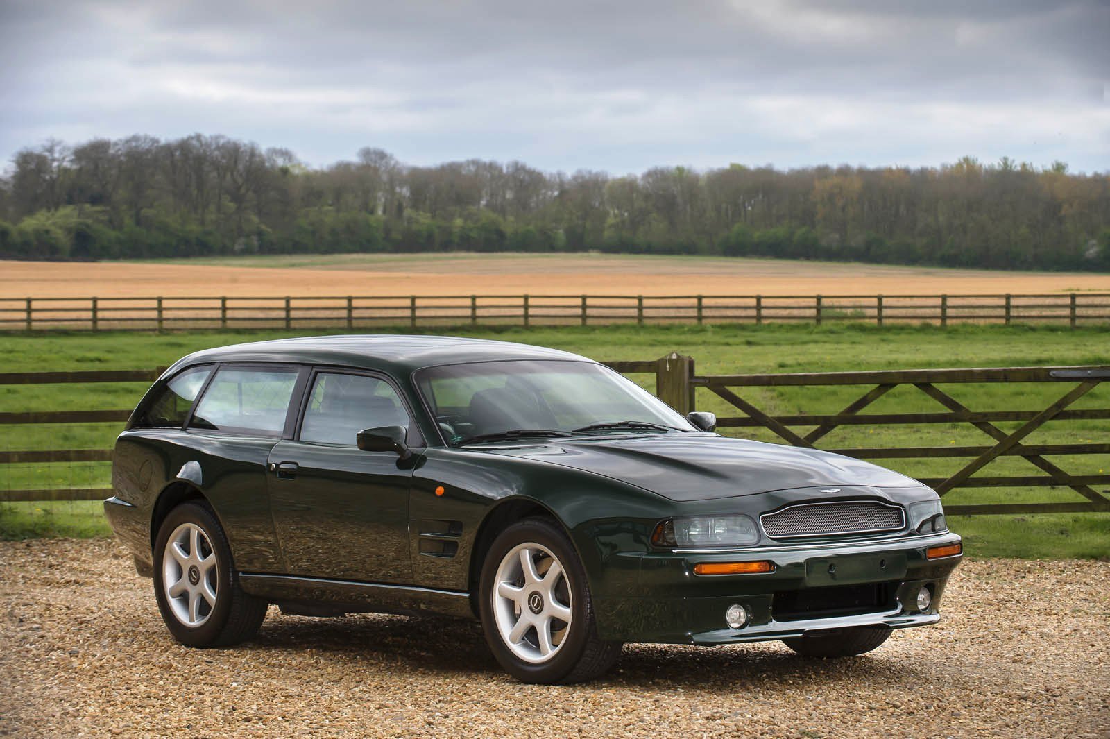 1996-aston-martin-v8-sportsman-estate-car_1.jpg