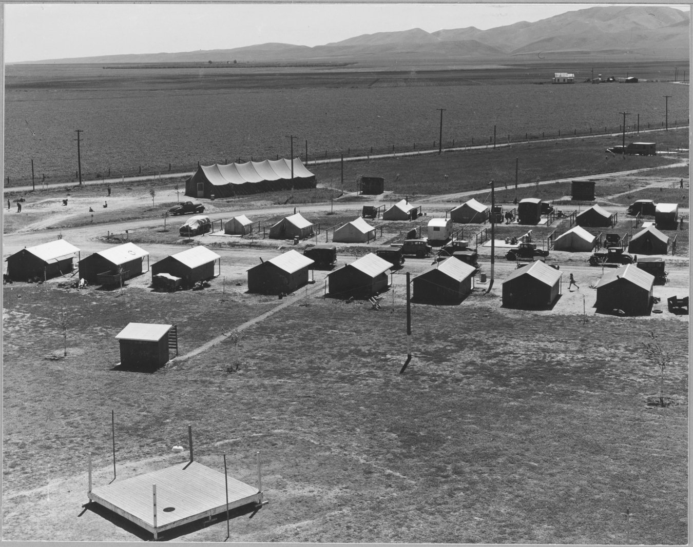 Migratory labor camp (F.S.A.), Dorothea Lange, view from water tower 1953.jpg