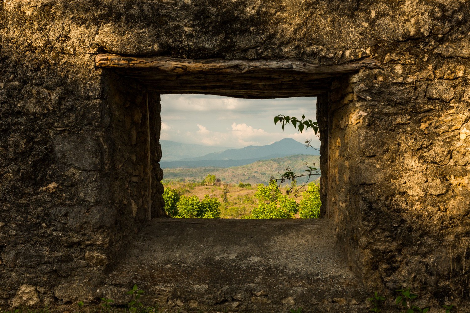 window in the wall 1.jpg