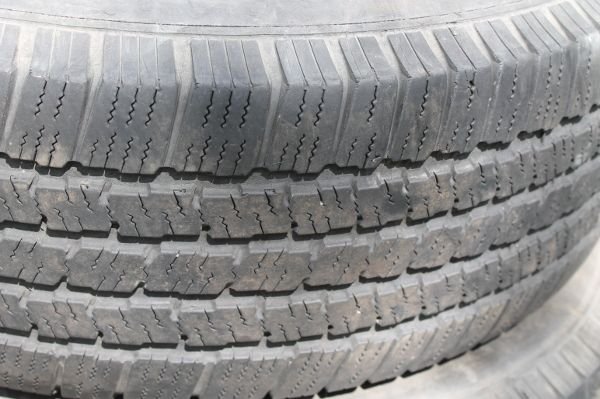 tiretread.jpg