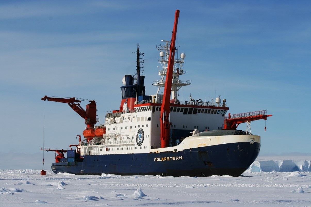 polarstern-antarctica-close-up.jpg