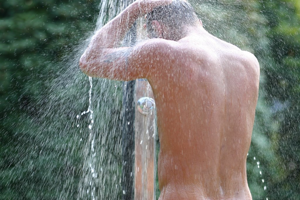 Guy_under_shower.jpg