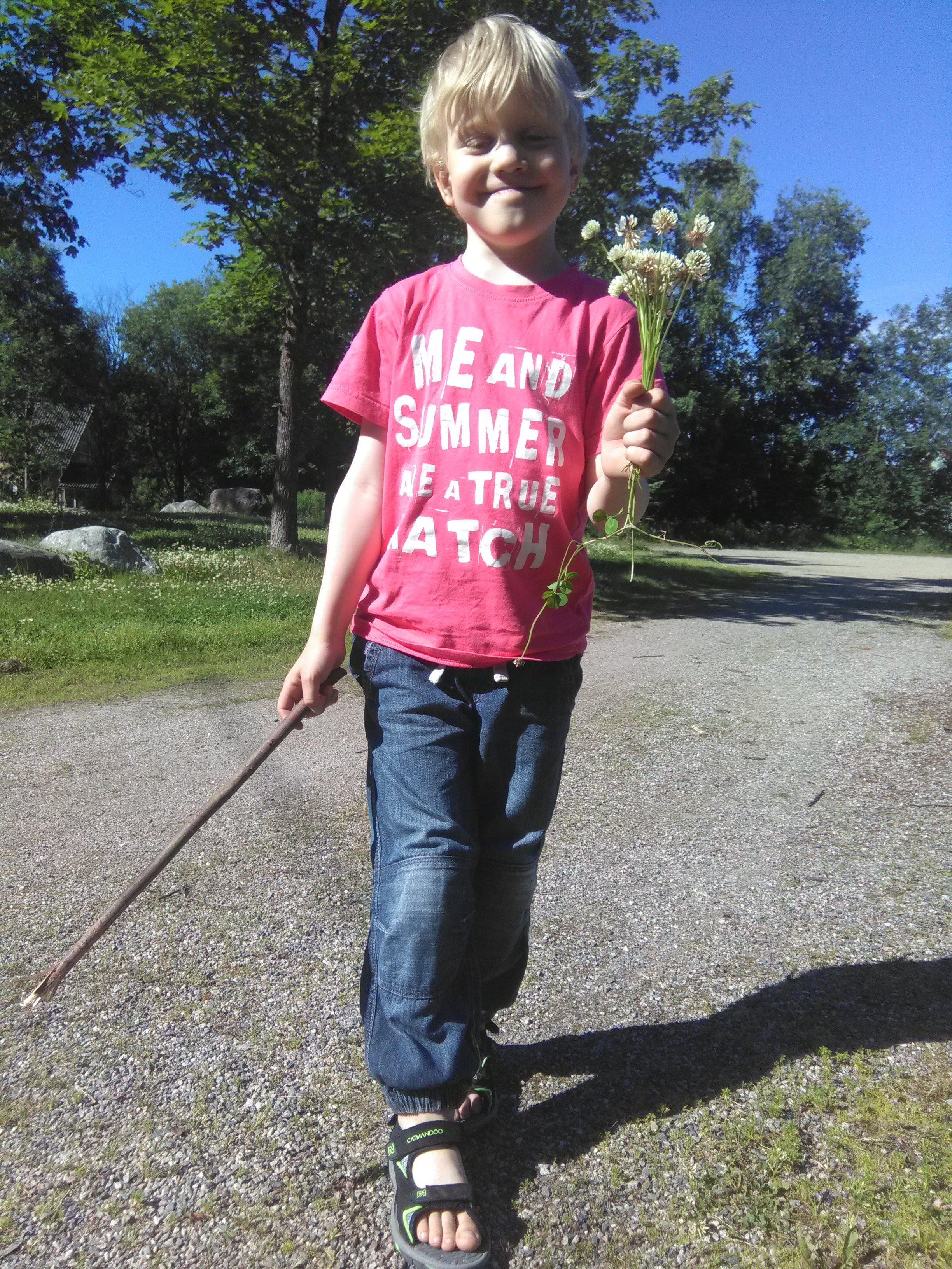 Miro was picking some flowers :)