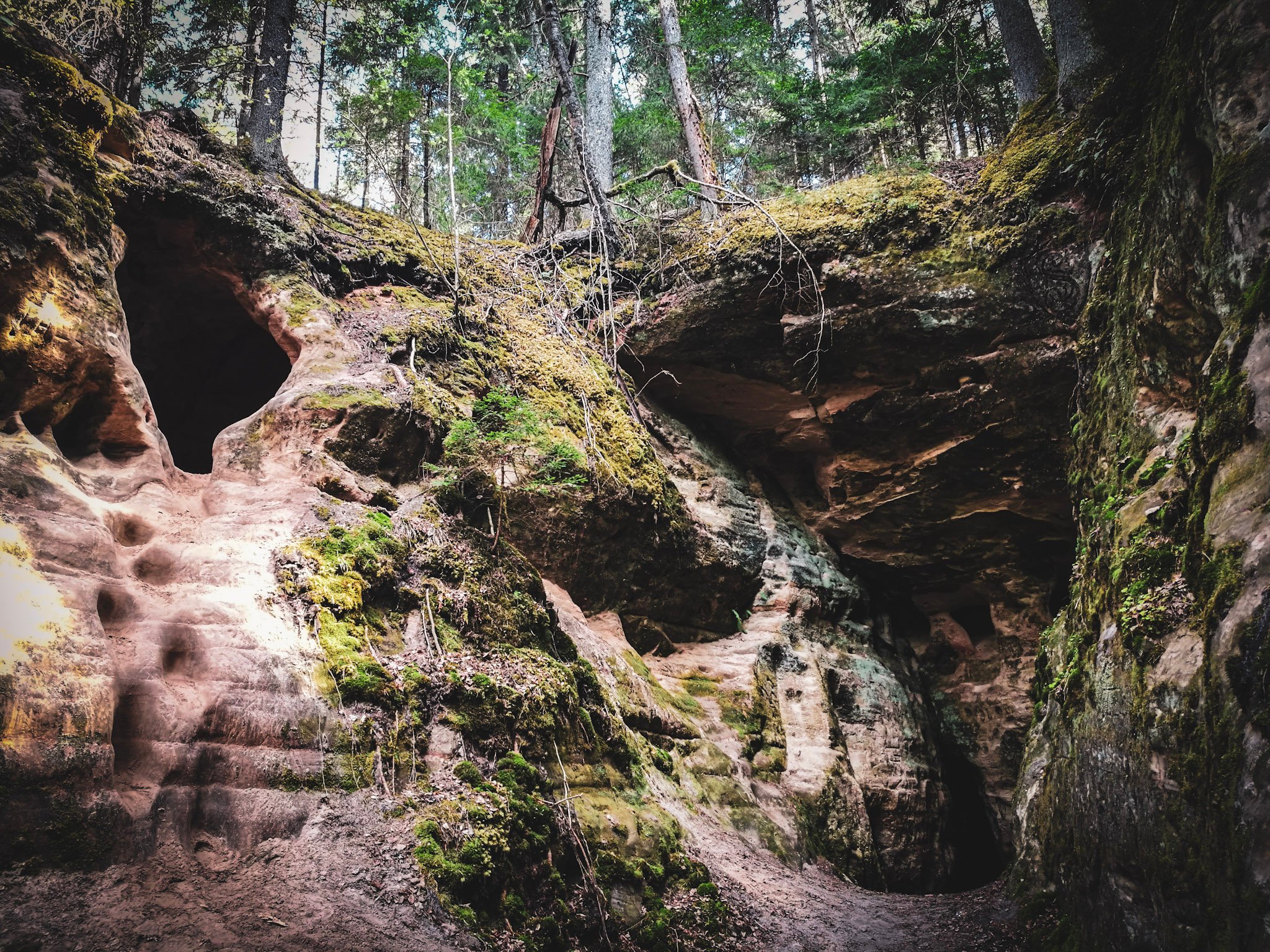 licu_langu_cliffs_latvia.jpg