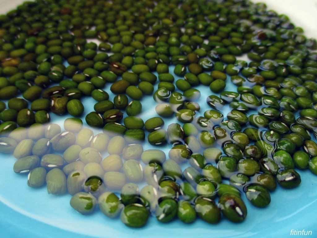 sprouting mung beans first soak food photography fitinfun.jpg