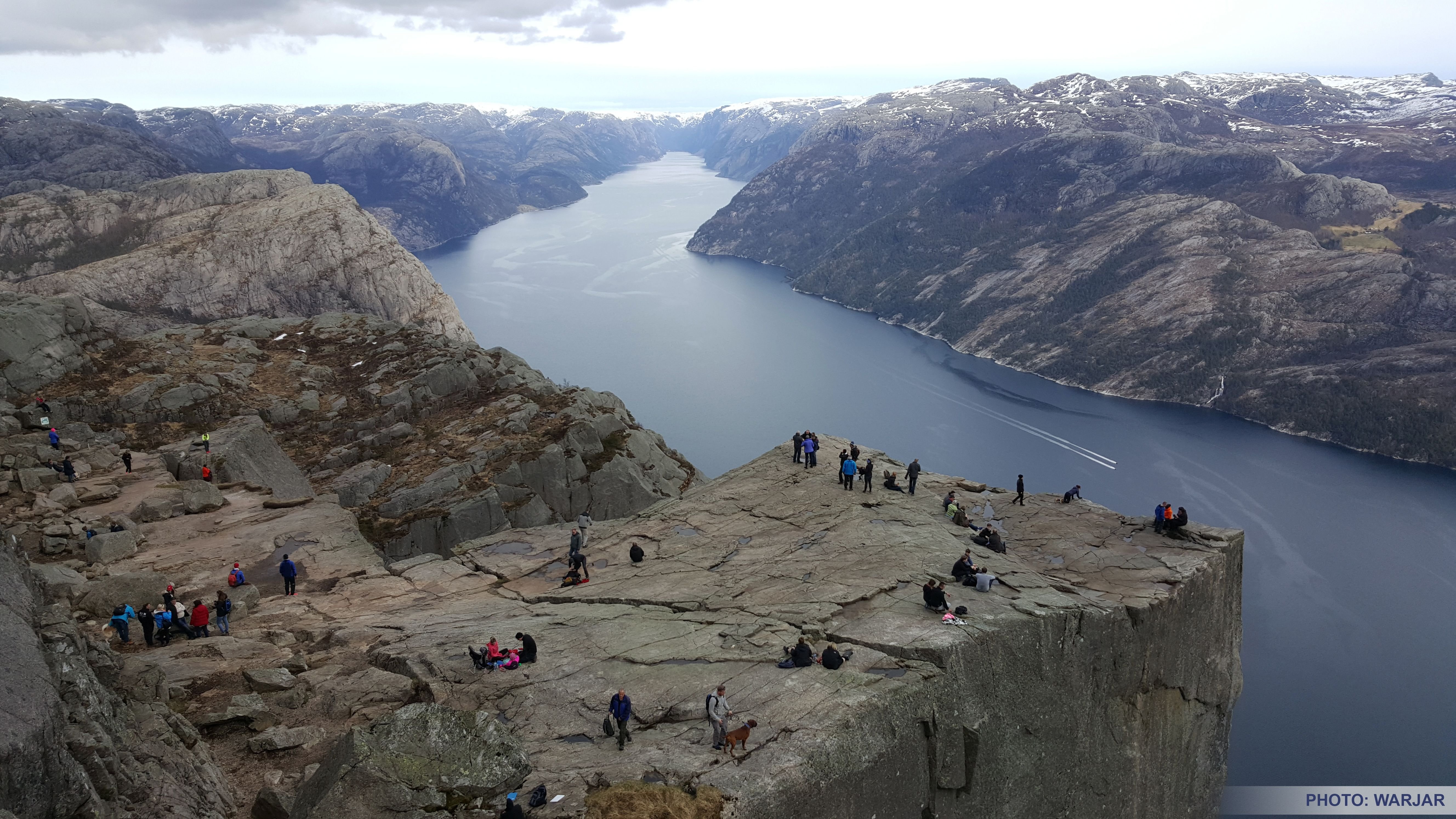 2 preikestolen.jpg